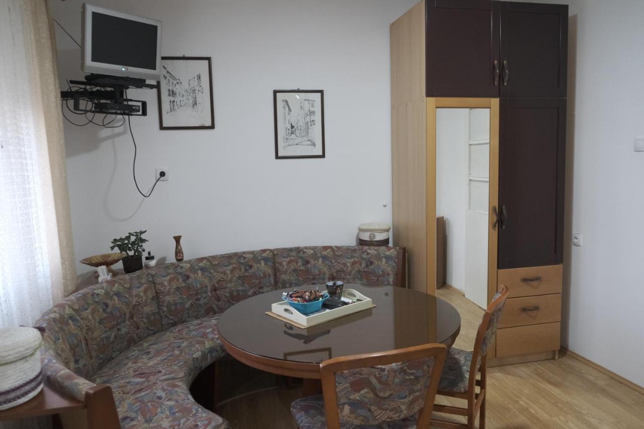 Appartamento Nikodijevic Vrsac Esterno foto