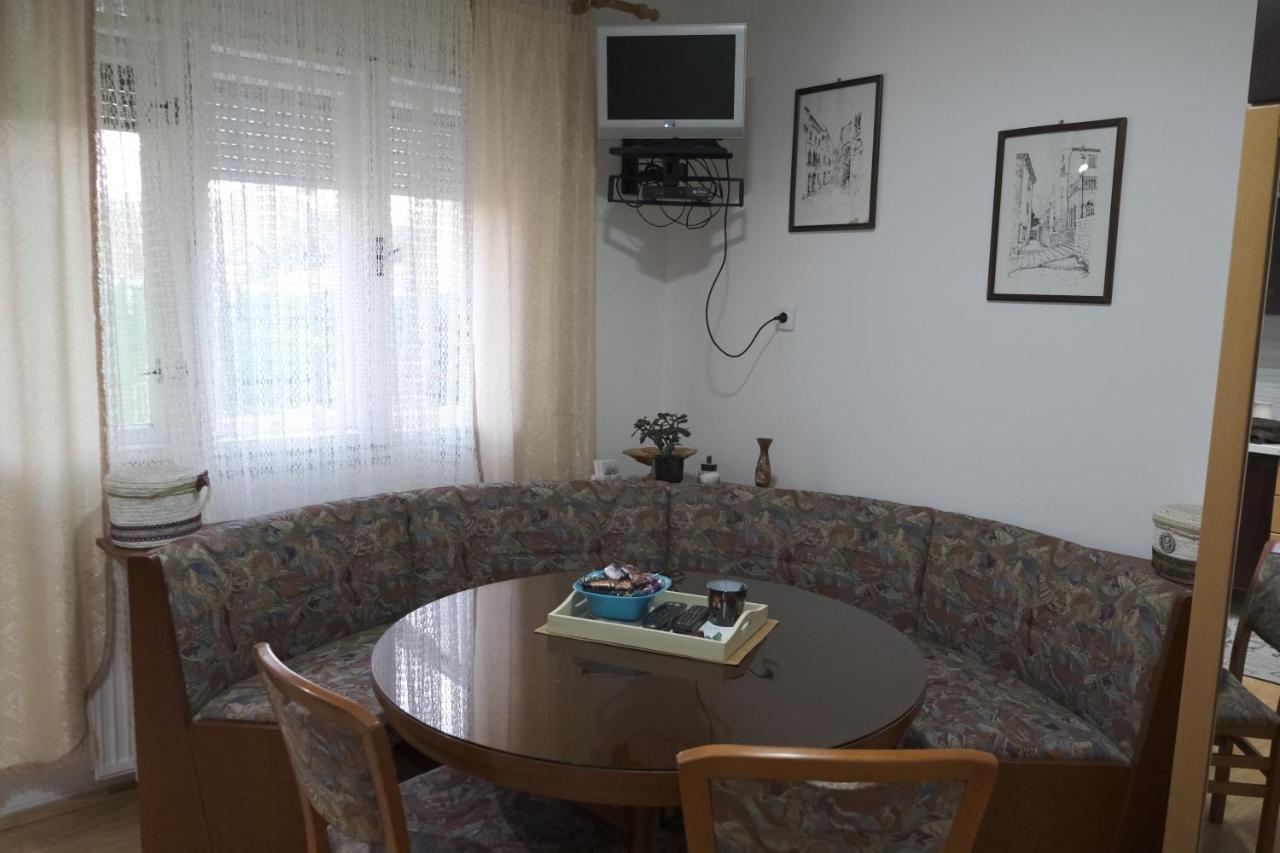 Appartamento Nikodijevic Vrsac Esterno foto