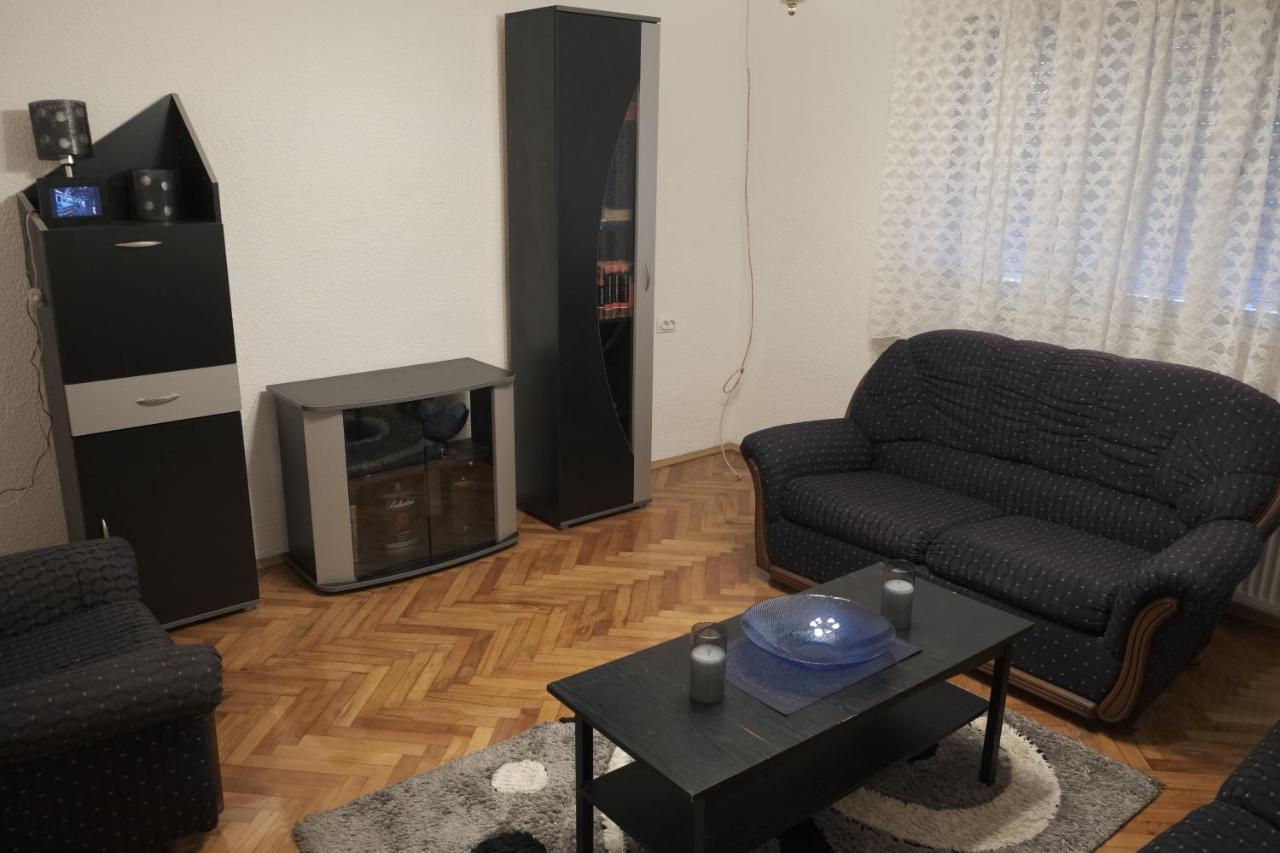 Appartamento Nikodijevic Vrsac Esterno foto